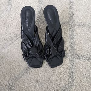 Shutz black sandal, size 6
